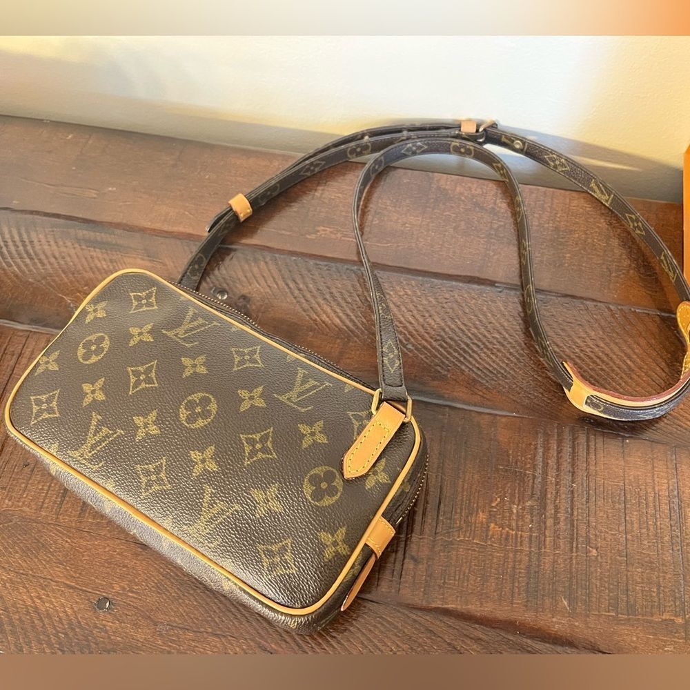 Louis Vuitton Pochette Marly Bandouliere Monogram - Picture 8 of 13